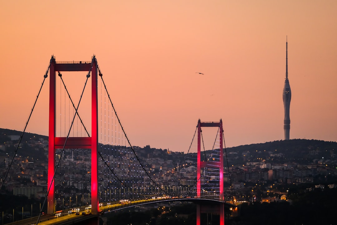 Kuraklık Seyhan Barajı’nda Su Altında Kalan Tarihi Köprüyü Gün Yüzüne Çıkardı - Gündem haberi görseli Kuraklık Seyhan Barajı’nda Su Altında Kalan Tarihi Köprüyü Gün Yüzüne Çıkardı - Gündem haberi görseli