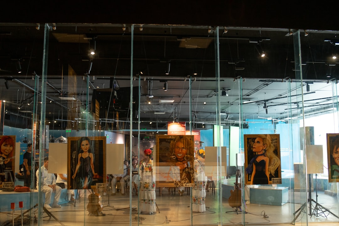 İzmir’de “SHIFT + VCD” Sergisi Sanatseverlerle Buluşuyor - Kültür-Sanat haberi görseli