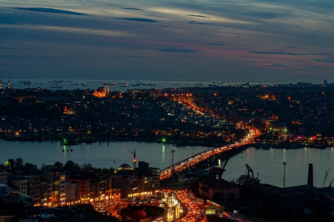 İstanbul’da bugün planlı su kesintisi ve belirli semtlerde elektrik kesintileri - Yaşam haberi görseli