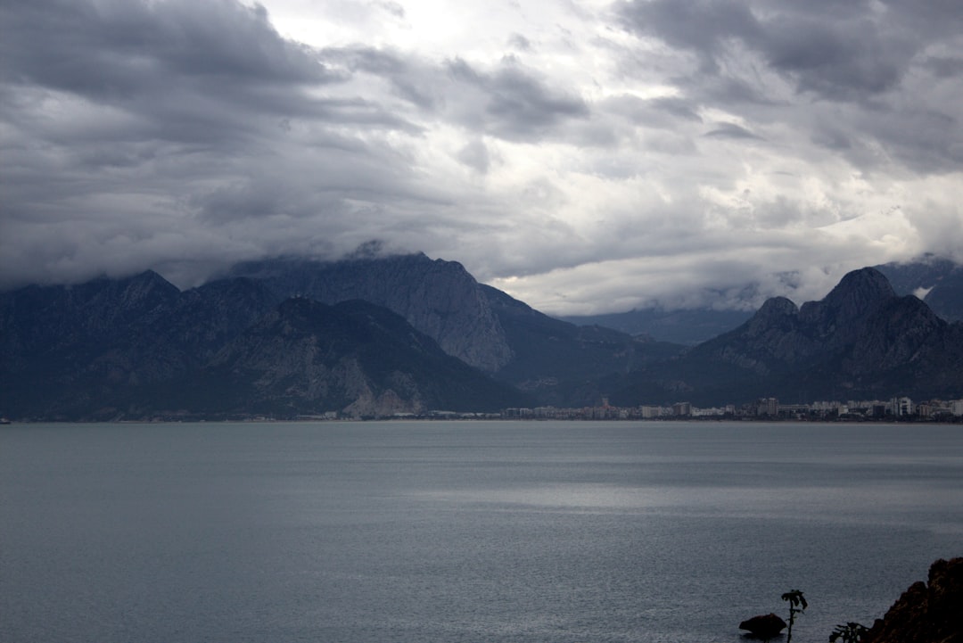 Antalya’da 2 Ocak’ta Hava Sürprizi: Sakin Bir Sabah - Yaşam haberi görseli