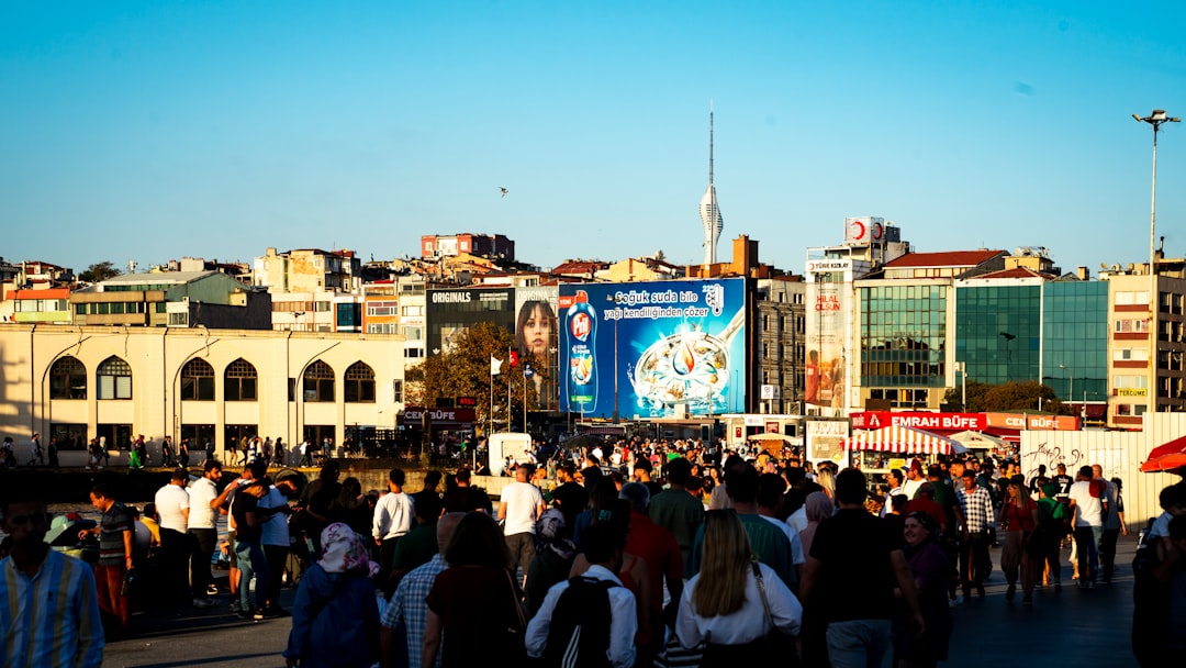 Adana’da “2025’e Veda 2026’ya Hoş Geldin” Sergisi Sanatseverlerle Buluştu - Kültür-Sanat haberi