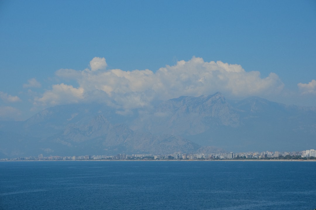 Antalya’da Pazartesi Günü Fırtına Beklentisi: Vatandaşlara Tedbir Çağrısı - Yaşam haberi