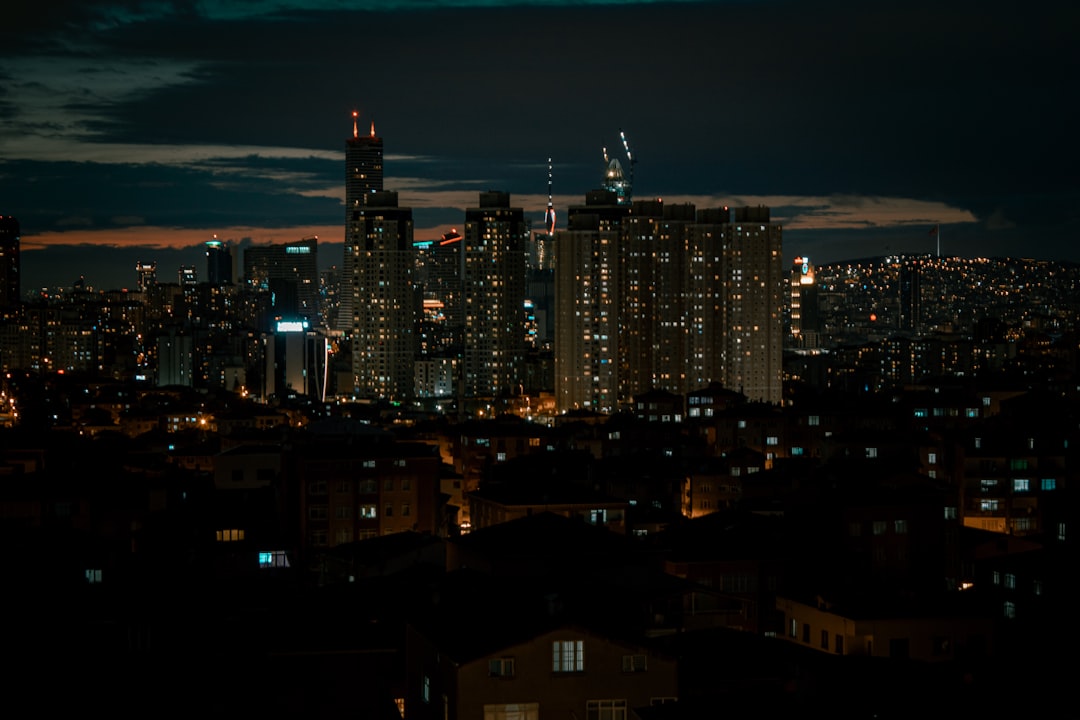 İstanbul’da Şubat Ayında Sahnede 'Amadeus' Oyunu - Kültür-Sanat haberi görseli