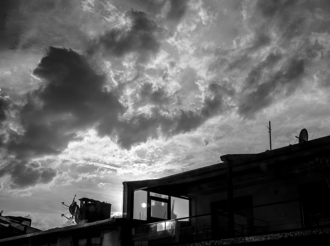 İstanbul'da Çarşamba Günü Hafif Çiseleyen Yağmur ve Sisli Sabah - Gündem haberi görseli