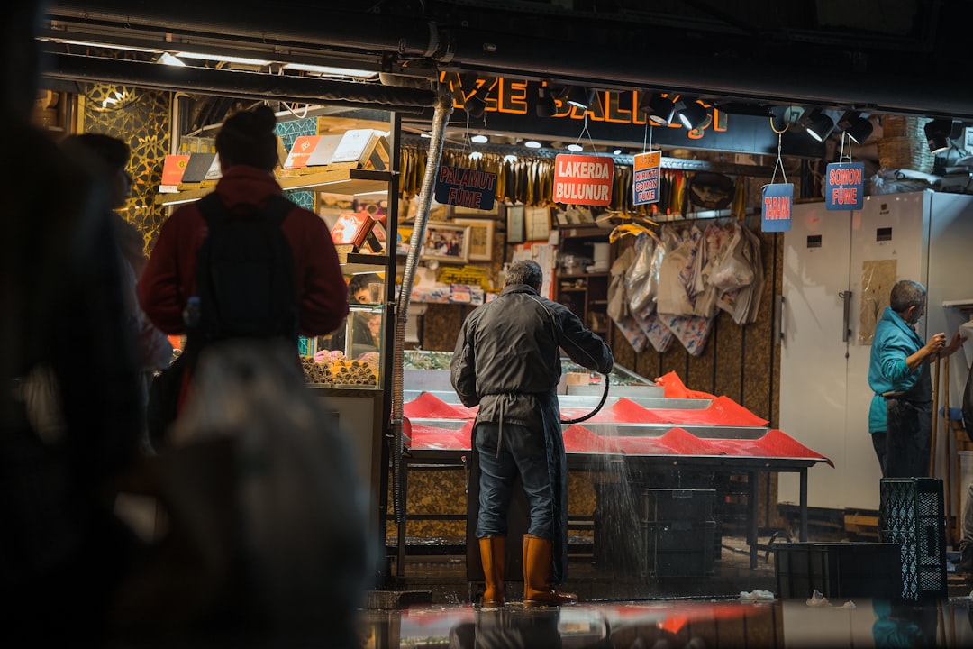 Sevgililer Günü Esnafını Canlandırdı: Hamsi Satışlarında Yüzde 100 Artış - Ekonomi haberi görseli
