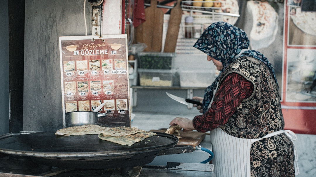 Karşıyaka’da Hijyen Kurallarına Aykırı Yemek İmalathanesi Kapatıldı - Sağlık haberi görseli