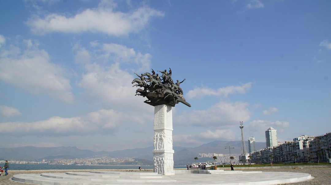 İzmir Kültürpark'ta Yeni Sanat Galerisi Açıldı - Kültür-Sanat haberi İzmir Kültürpark'ta Yeni Sanat Galerisi Açıldı - Kültür-Sanat haberi