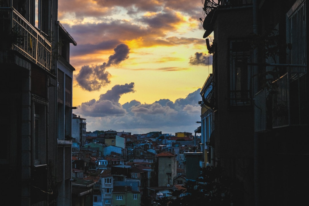 TOKİ İstanbul’da Kentsel Dönüşüme Hız Veriyor: 27 Bin Konut Üretildi - Ekonomi haberi görseli TOKİ İstanbul’da Kentsel Dönüşüme Hız Veriyor: 27 Bin Konut Üretildi - Ekonomi haberi görseli