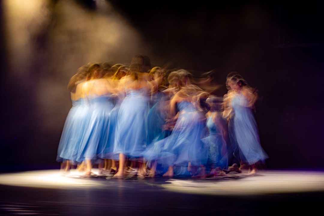 İzmir Sanat Sahnesinde Çocuklara Tiyatro Ziyafeti - Kültür-Sanat haberi görseli İzmir Sanat Sahnesinde Çocuklara Tiyatro Ziyafeti - Kültür-Sanat haberi görseli