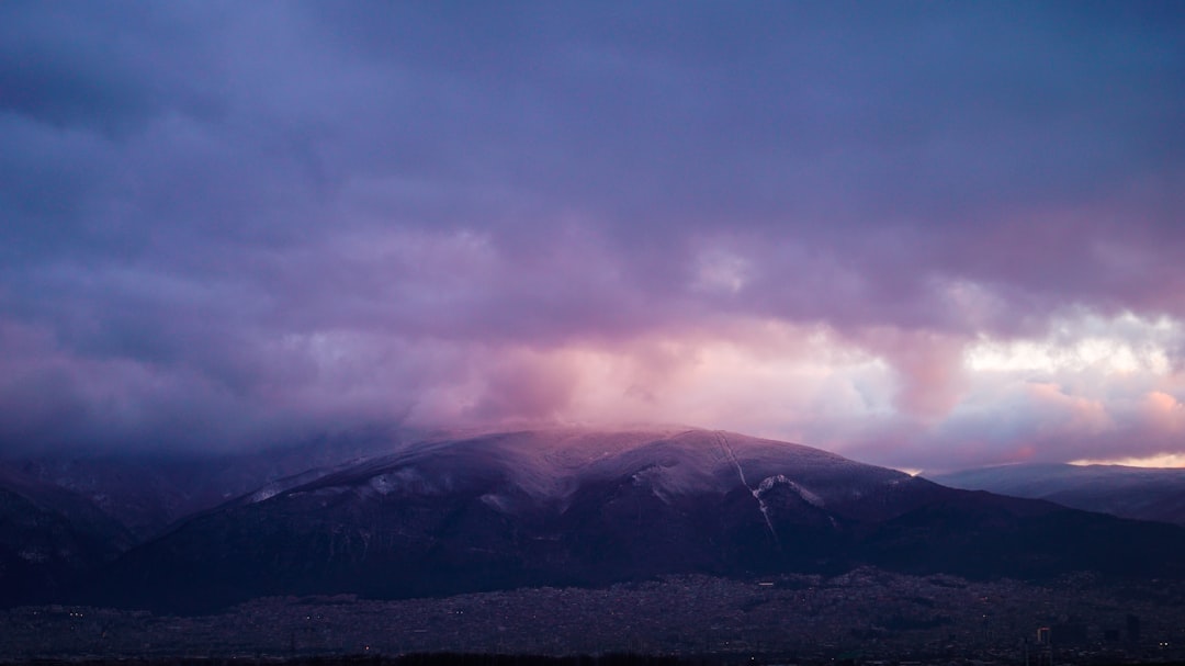 Bursa’da Hava Dalgalı Seyrediyor: Sabah Açık, Öğleden Sonra Yağmur Olasılığı - Gündem haberi görseli