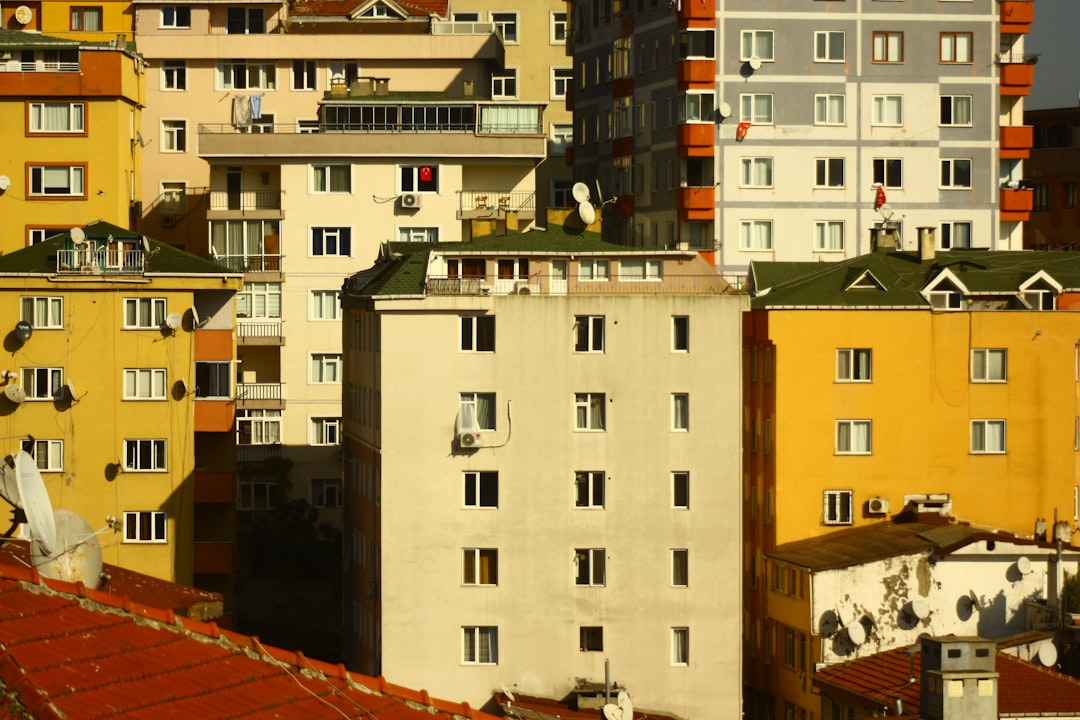 İstanbul İlk Çeyrekte Konut Satışında Zirvede: Metrekare Fiyatları Ortalamanın Üzerinde - Ekonomi haberi görseli