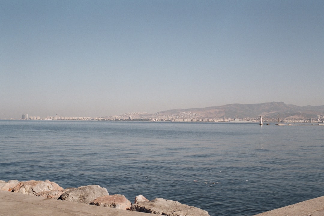 İzmir'de Hafta Sonu Hava Bahar Gibi - Yaşam haberi görseli