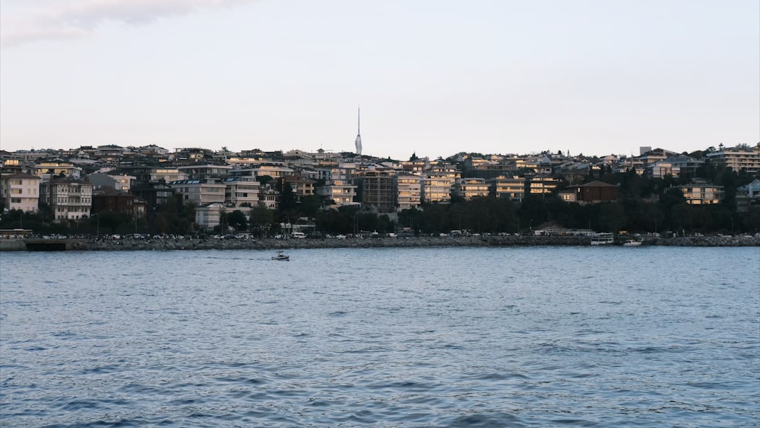 İzmir Dikili açıklarında sabah saatlerinde hafif sarsıntı - Gündem haberi görseli