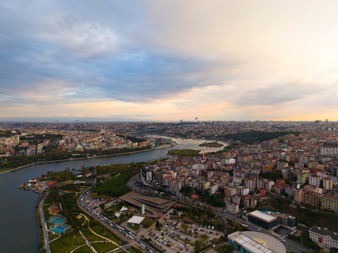 Adana ve Mersin'deki KOBİ'ler için Yeşil Dönüşüm ve Dijitalleşme Odaklı Destek - Ekonomi haberi görseli