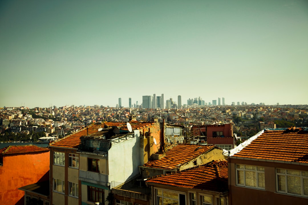İstanbul'da Sis Etkisi ve Çöl Tozu Uyarısı - Yaşam haberi görseli