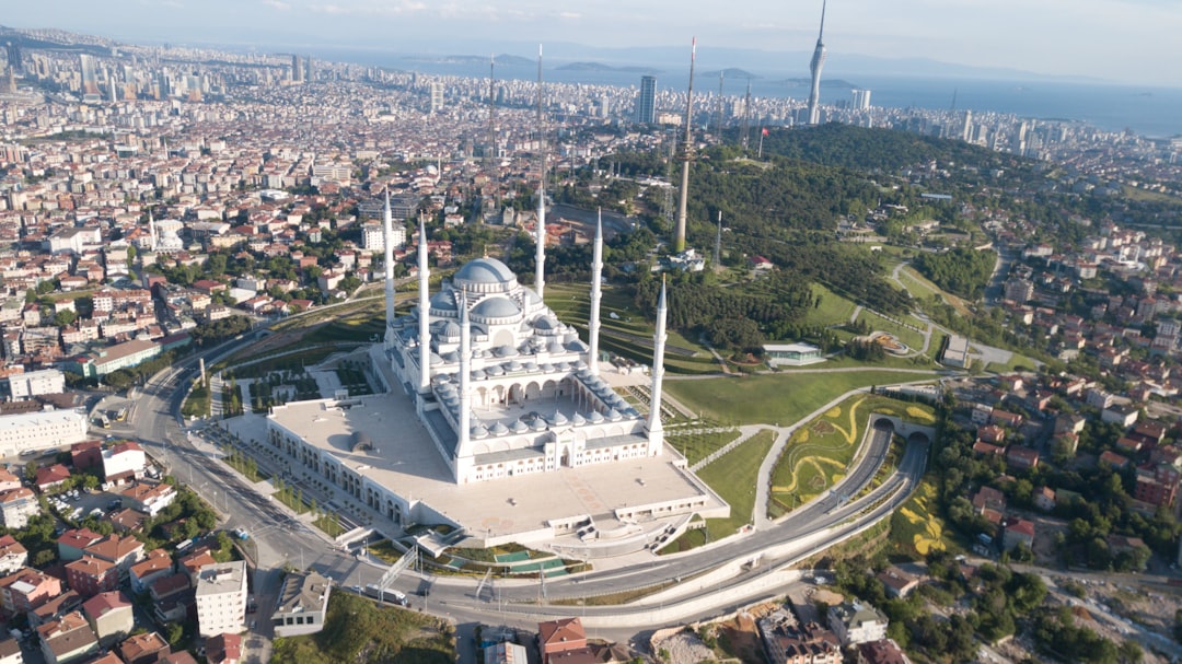 İzmir Ekonomi Üniversitesi Güzelbahçe Kampüsü'ne Yönelik Görüş Alışverisi - Ekonomi haberi görseli