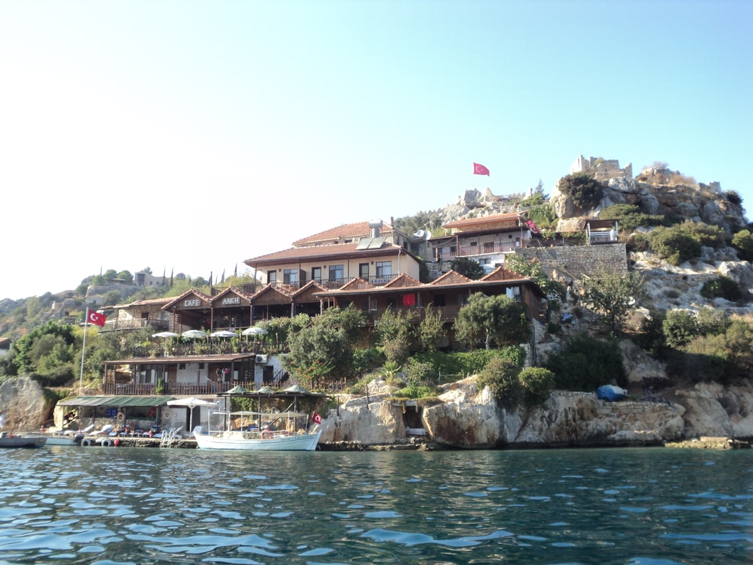 Antalya'da Sanatçı Karsu'ya Kraliyet Nişanı Verildi - Kültür-Sanat haberi görseli