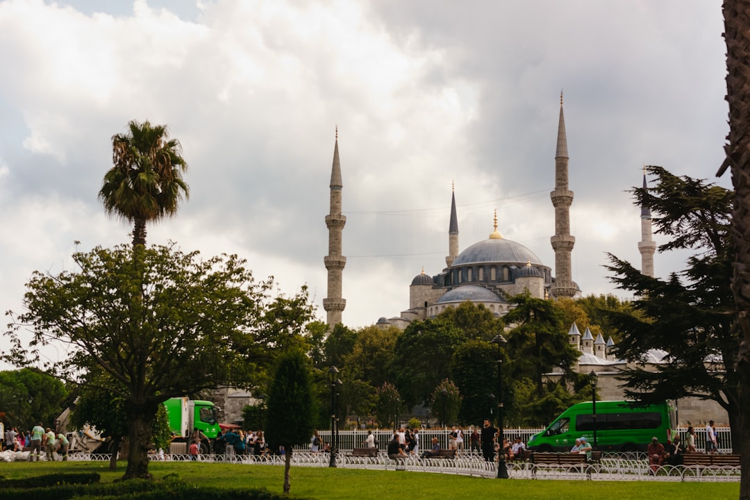 Antep Fıstık Üretimi Düşüşte, Siirt'in Talebi Artıyor - Ekonomi haberi görseli Antep Fıstık Üretimi Düşüşte, Siirt'in Talebi Artıyor - Ekonomi haberi görseli