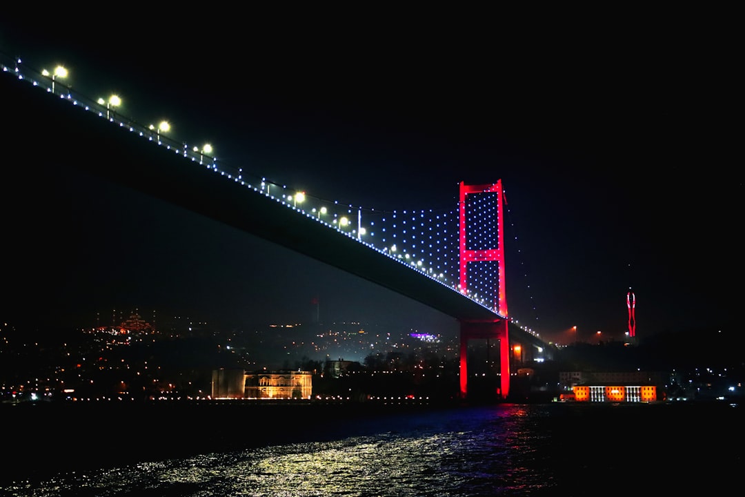İstanbul'da İki İlçe İçin Trafiğe Kapatılan Yollar - Gündem haberi