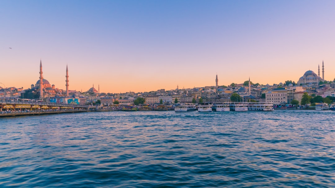 Borsa İstanbul'da Yatay Seyir: Ekonomi Dengeyi Gösteriyor - Ekonomi haberi görseli Borsa İstanbul'da Yatay Seyir: Ekonomi Dengeyi Gösteriyor - Ekonomi haberi görseli
