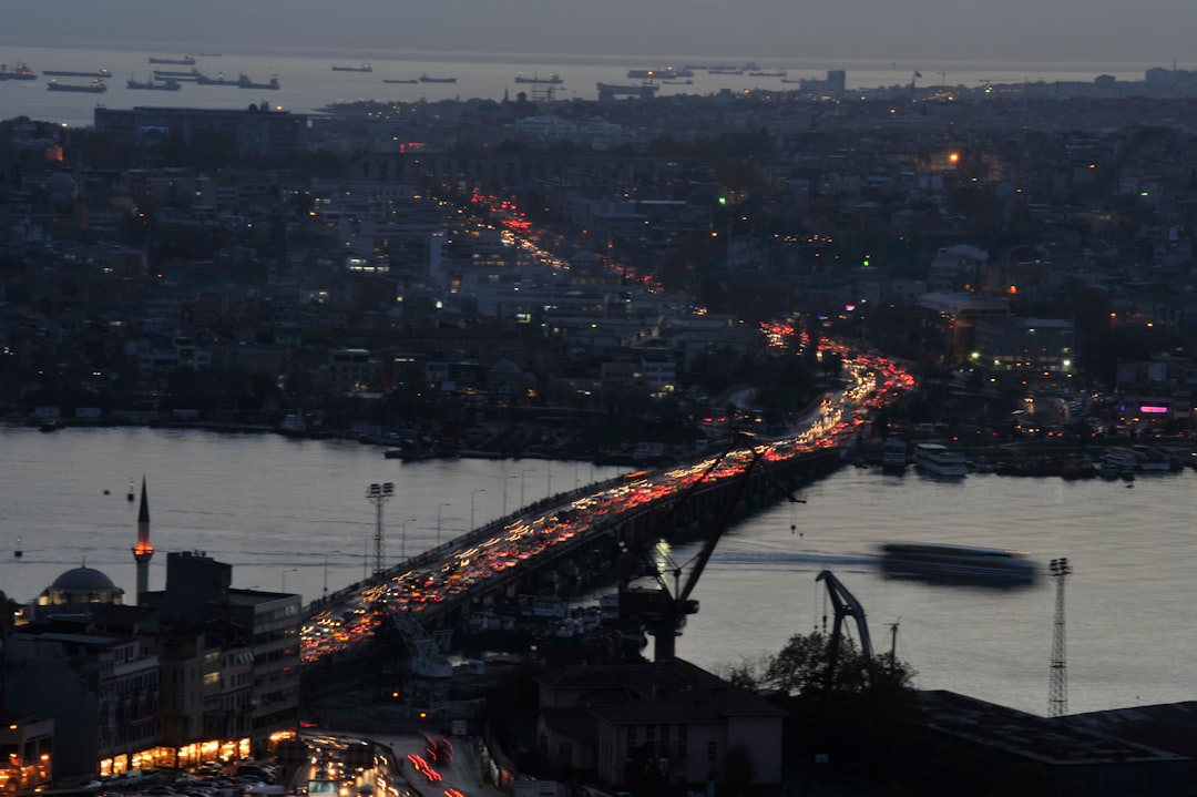 İstanbul'da Zincirleme Kazalar ve Trafik Yoğunluğu Artıyor - Yaşam haberi görseli İstanbul'da Zincirleme Kazalar ve Trafik Yoğunluğu Artıyor - Yaşam haberi görseli