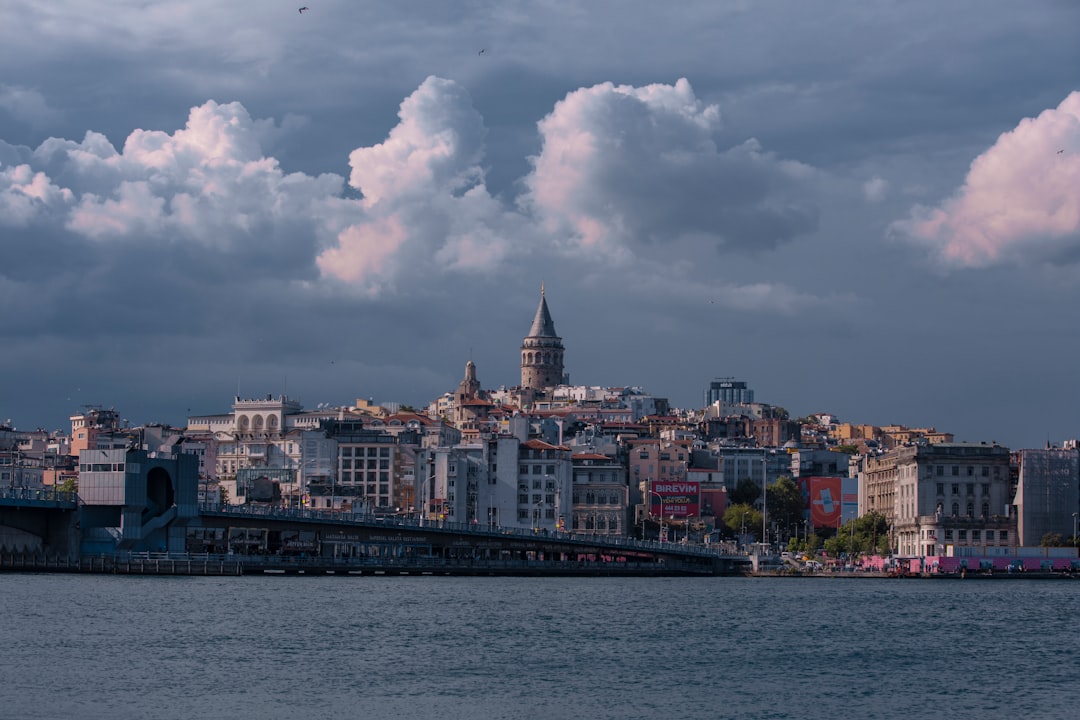 İstanbul'da Sıcak Hava ve Beklenen Yağış: Günümüzün Önemli Gelişmeleri - Gündem haberi İstanbul'da Sıcak Hava ve Beklenen Yağış: Günümüzün Önemli Gelişmeleri - Gündem haberi
