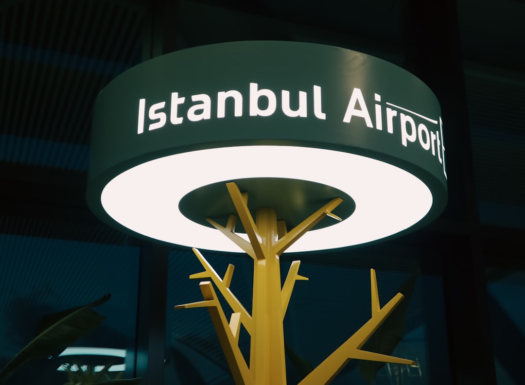İstanbul'da Kapalıçarşı Trafik Yangını: Yoğun Duman ve Vatandaş Paniği - Yaşam haberi görseli