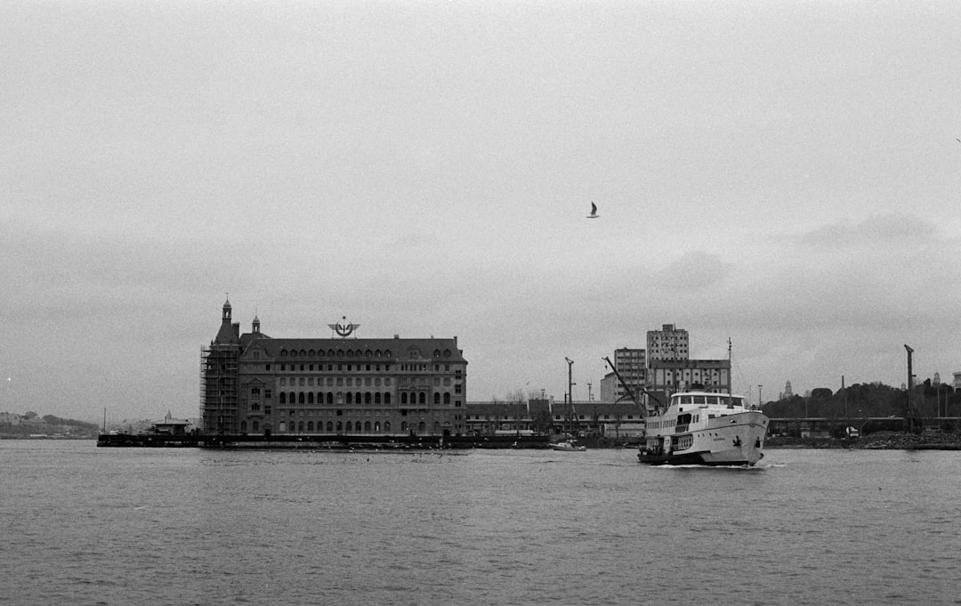 İstanbul'un Haydarpaşa Haliç Parkı Projesi: Kültür ve Sanat Odaklı Yaşam Alanı - Yaşam haberi görseli İstanbul'un Haydarpaşa Haliç Parkı Projesi: Kültür ve Sanat Odaklı Yaşam Alanı - Yaşam haberi görseli