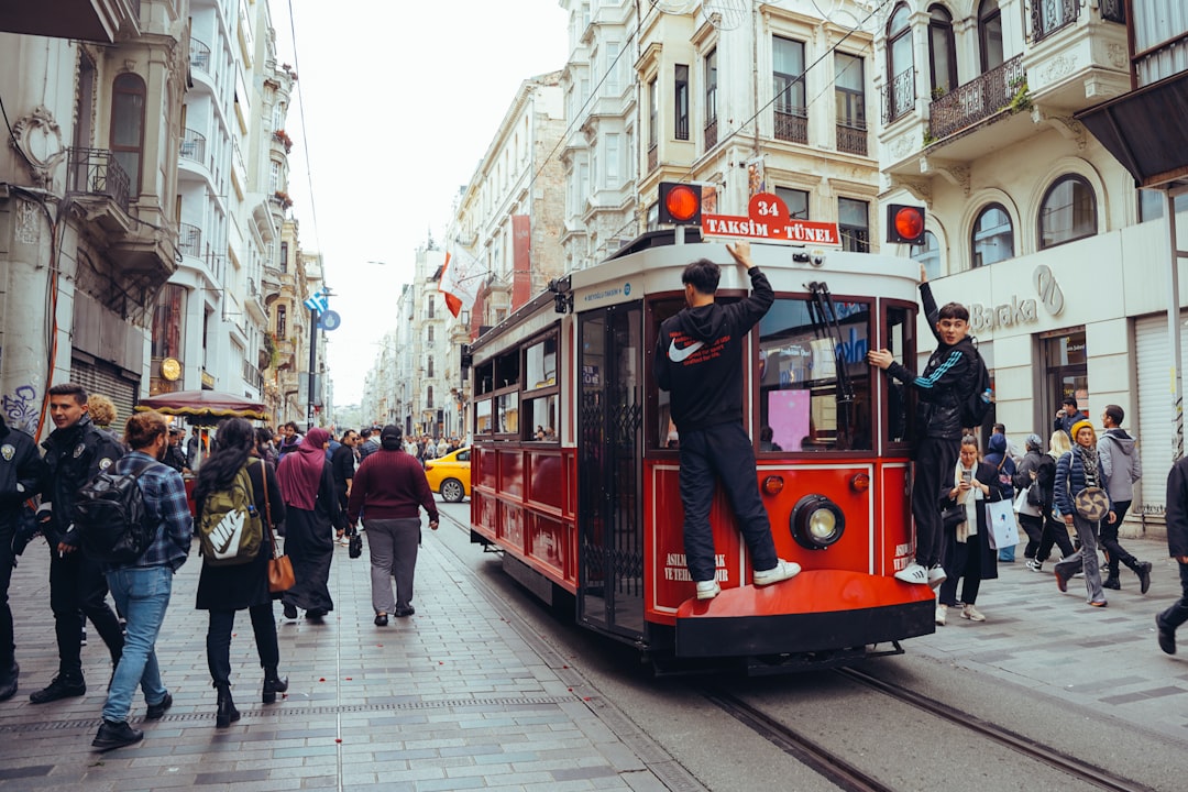 Antep'te Trafik Kesintisi: Fıstık Piyasası Yol Taşımaları - Gündem haberi görseli Antep'te Trafik Kesintisi: Fıstık Piyasası Yol Taşımaları - Gündem haberi görseli