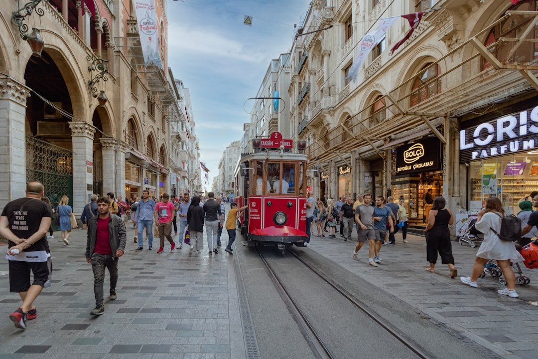 İstanbul'da Metro Raydan Çıkış Yapılan Korku Dolu Olay! - Gündem haberi İstanbul'da Metro Raydan Çıkış Yapılan Korku Dolu Olay! - Gündem haberi