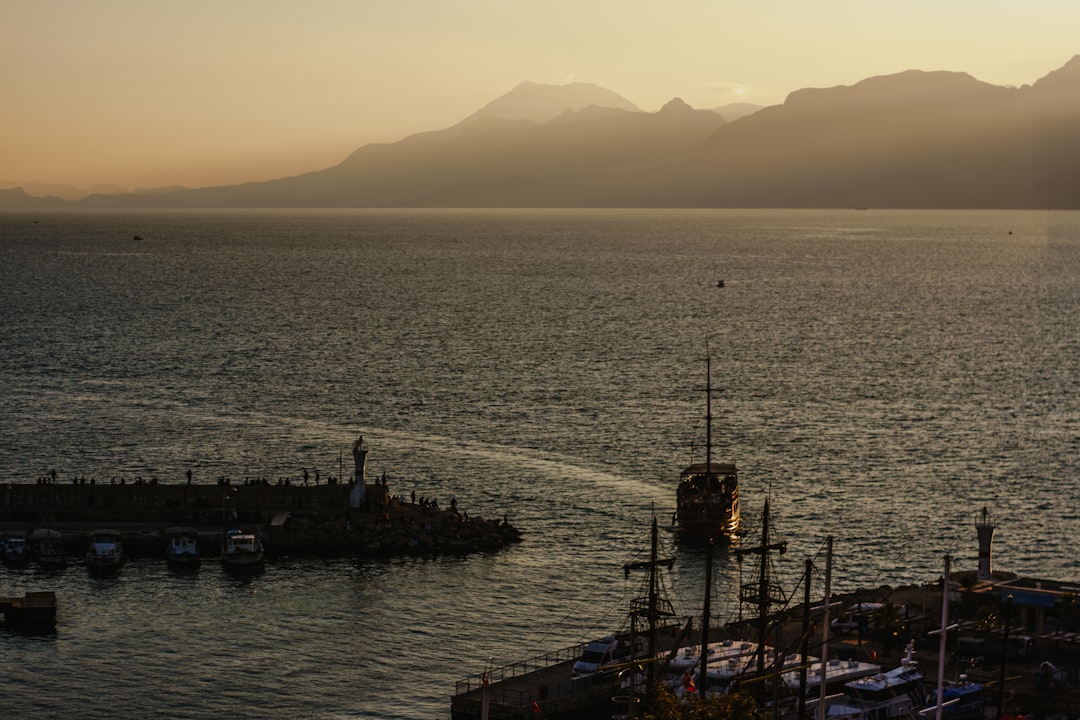 Antalya'da Elektrik ve Su Kesintileri Vatandaşları Isyan Ettirdi - Gündem haberi görseli Antalya'da Elektrik ve Su Kesintileri Vatandaşları Isyan Ettirdi - Gündem haberi görseli