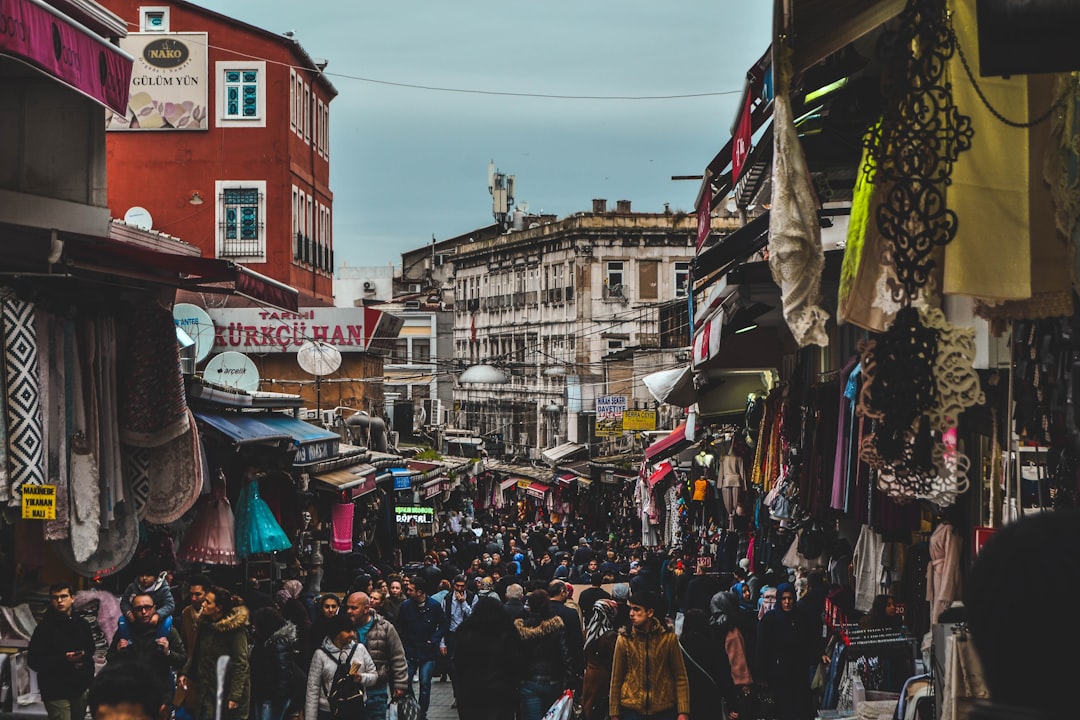 İstanbul'da İç Göç Artışı: Şehirde Yaklaşık 500 Bin Kişinin Nüfusunun Yüzdelik Değişimleri - Ekonomi haberi görseli