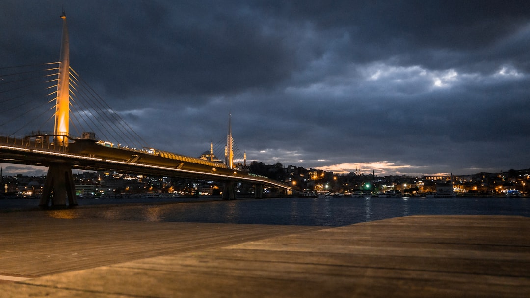 İstanbul'da Borsa İstanbul'ın Günlük Performansı ve Para Birimleri Fiyatları - Ekonomi haberi görseli