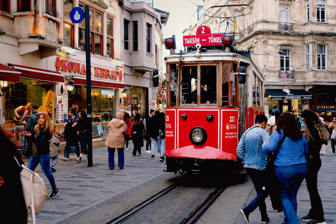 İstanbul'da Toplu Ulaşım Fiyatları Artıyor: Yüzde 10 Zam - Yaşam haberi görseli