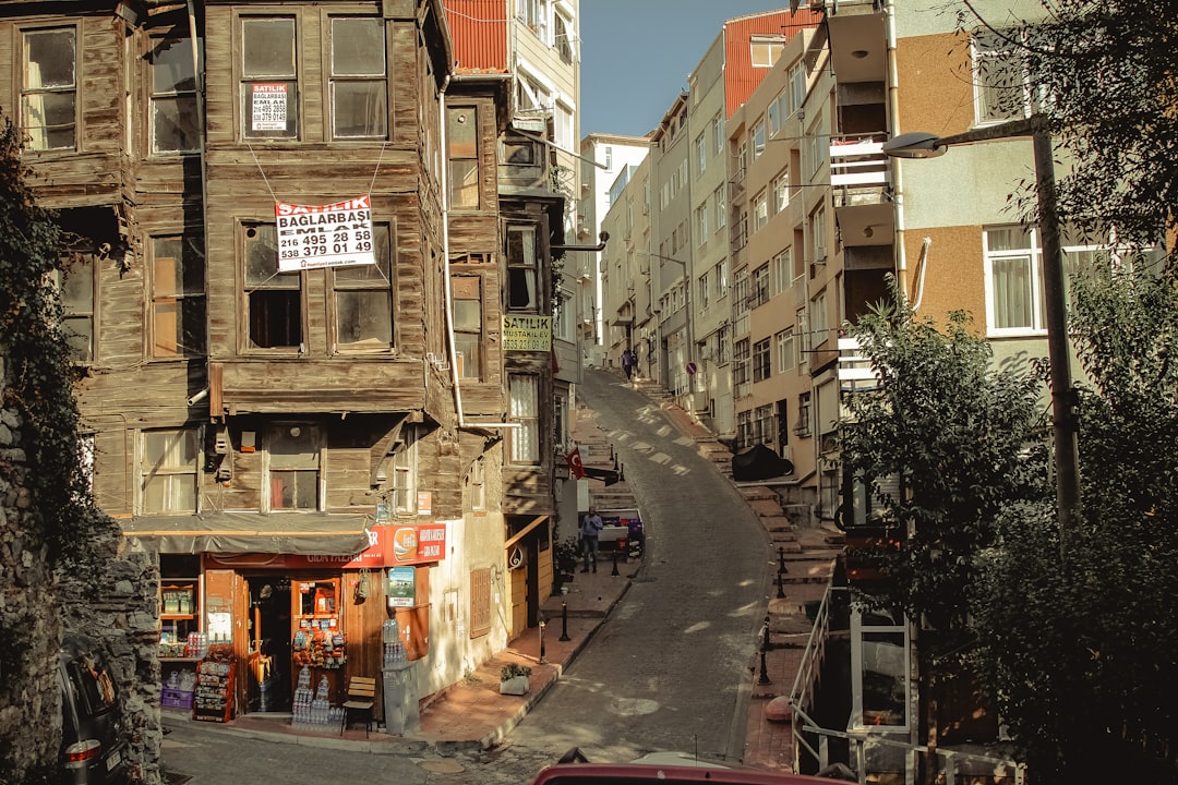 İstanbul'da Balkonlar Çöktü: Vatandaşlar Tahliye Edildi - Yaşam haberi görseli