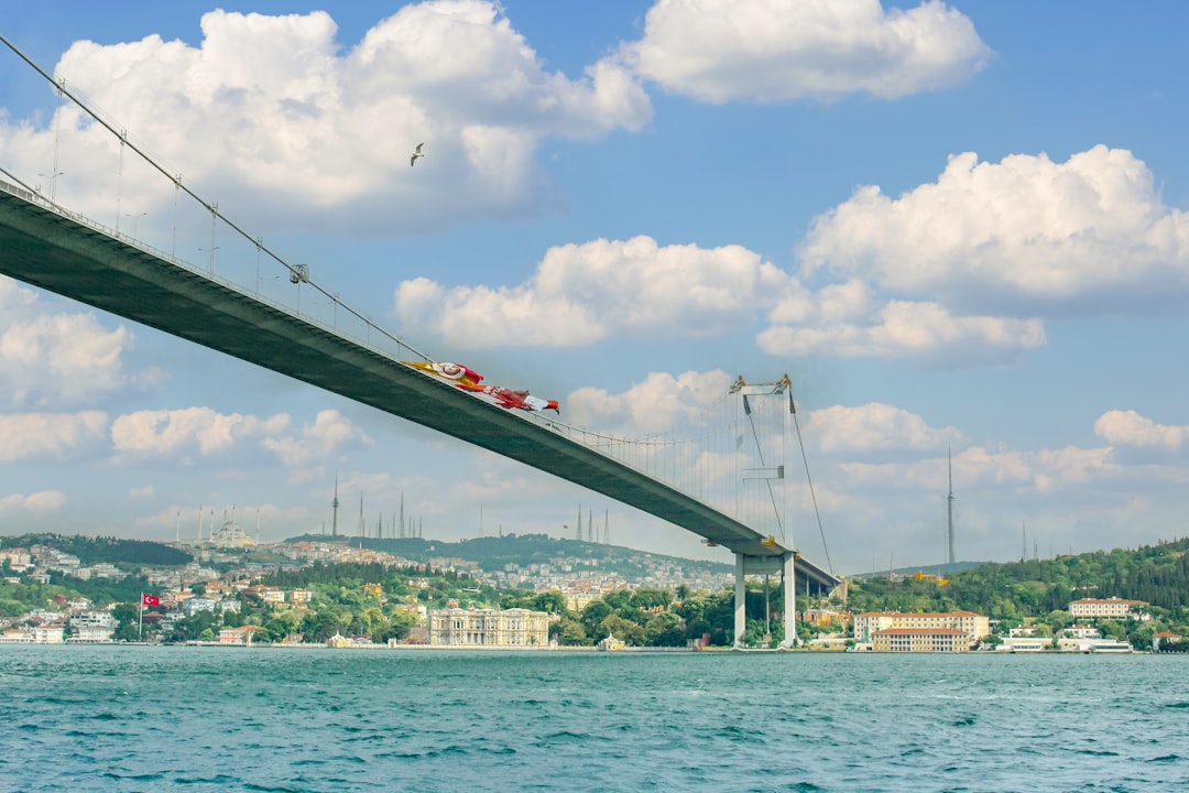 Adana'da Zincirleme Trafik Kazası: 7 Kişi Yaralandı - Yaşam haberi görseli