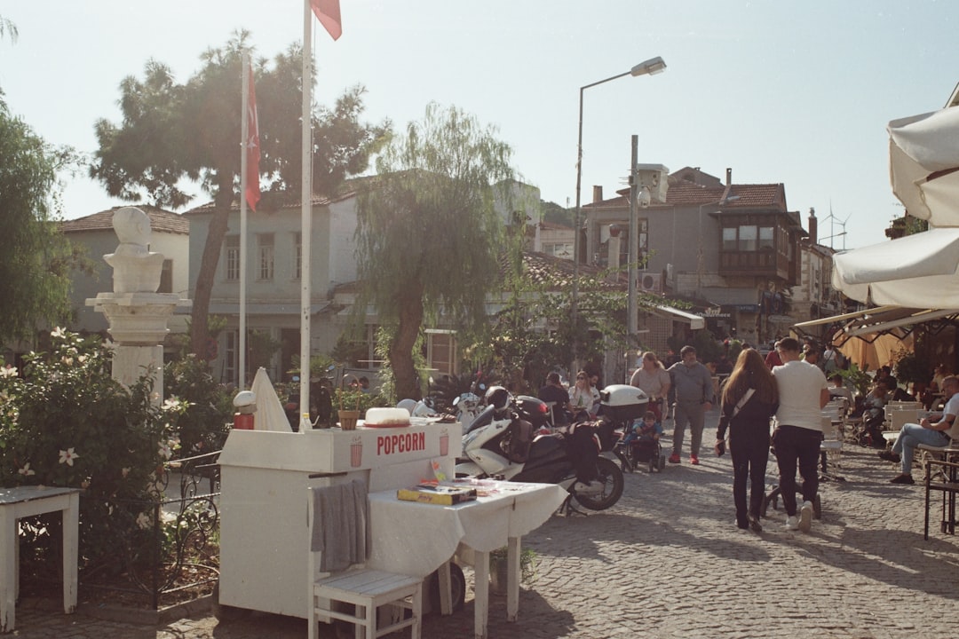 İzmir Büyükşehir Belediyesi Mahalle Kültür Programını Yeniden Canlandırıyor - Kültür-Sanat haberi görseli İzmir Büyükşehir Belediyesi Mahalle Kültür Programını Yeniden Canlandırıyor - Kültür-Sanat haberi görseli
