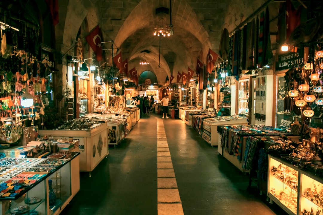 Gaziantep Büyükşehir Belediyesi Bey Mahallesi'ndeki Sanat Sokağı'nı Yaşatıyor - Kültür-Sanat haberi görseli Gaziantep Büyükşehir Belediyesi Bey Mahallesi'ndeki Sanat Sokağı'nı Yaşatıyor - Kültür-Sanat haberi görseli