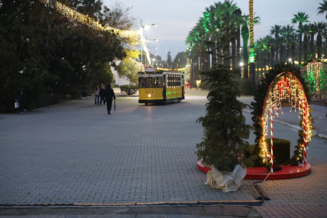İzmir'de Yeni Trafik ve Ulaşım Projeleri Başlıyor - Gündem haberi görseli İzmir'de Yeni Trafik ve Ulaşım Projeleri Başlıyor - Gündem haberi görseli