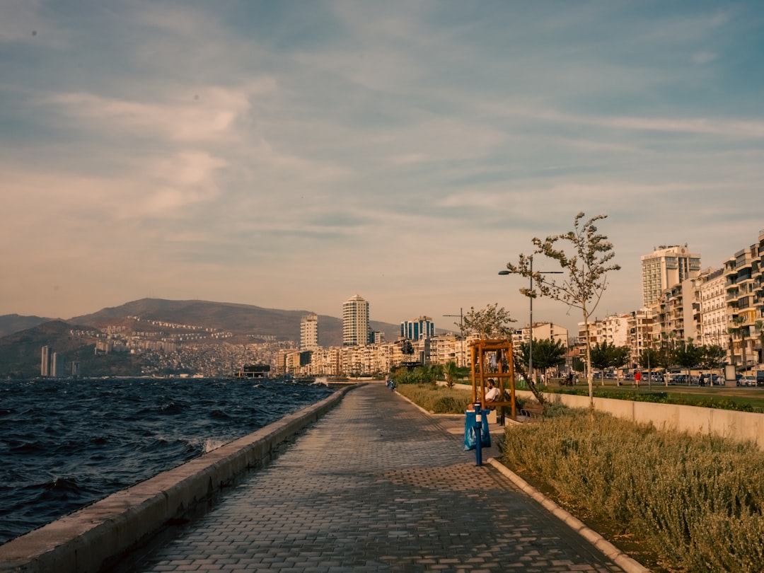 İzmir Limanı Modernizasyon Projesi Başlıyor - Ekonomi haberi görseli