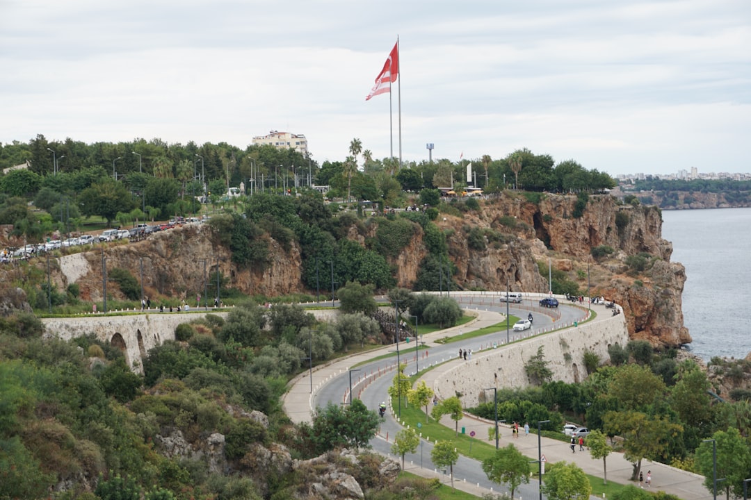 Antalya'nın Ekonomik Yükselişi: Havalimanı Yatırımları ve Çok Alanlı Gelişmeler - Ekonomi haberi görseli Antalya'nın Ekonomik Yükselişi: Havalimanı Yatırımları ve Çok Alanlı Gelişmeler - Ekonomi haberi görseli