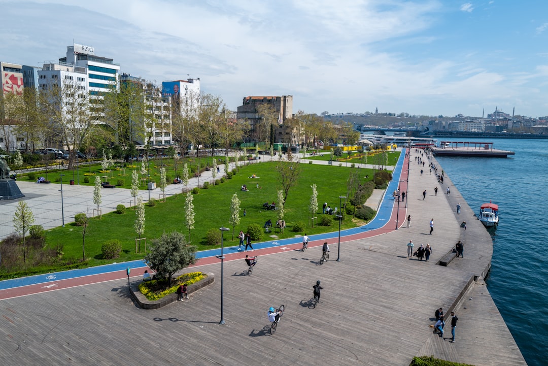 İstanbul'da Boğaziçi Triatlon Şampiyonası: Kadıköy Peronlar Kaldırılıyor - Yaşam haberi görseli