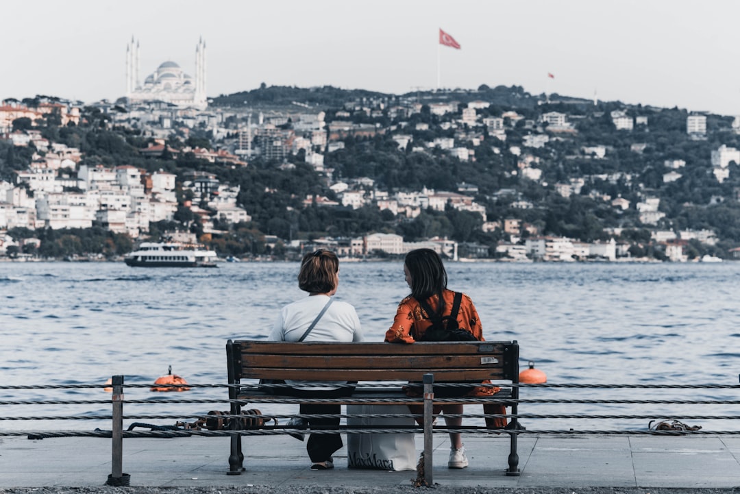 İzmir'de Lösemi Hastası Olayları Hesaplara Giriyor - Sağlık haberi görseli