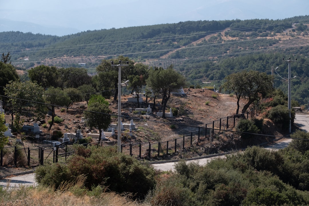 İzmir'de Yangın Tragedisi: İki Kişi Hayatını Kaybetti - Yaşam haberi görseli