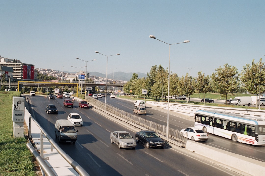 İzmir'in Ekonomik Gelişmeleri: Yeni İş Teşebbüsleri ve Yabancı Menfaatler - Ekonomi haberi