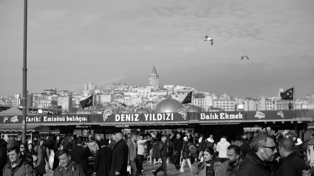 İzmir'de Akaryakıt Fiyatları 8 TL'yi Aştı - Ekonomi haberi