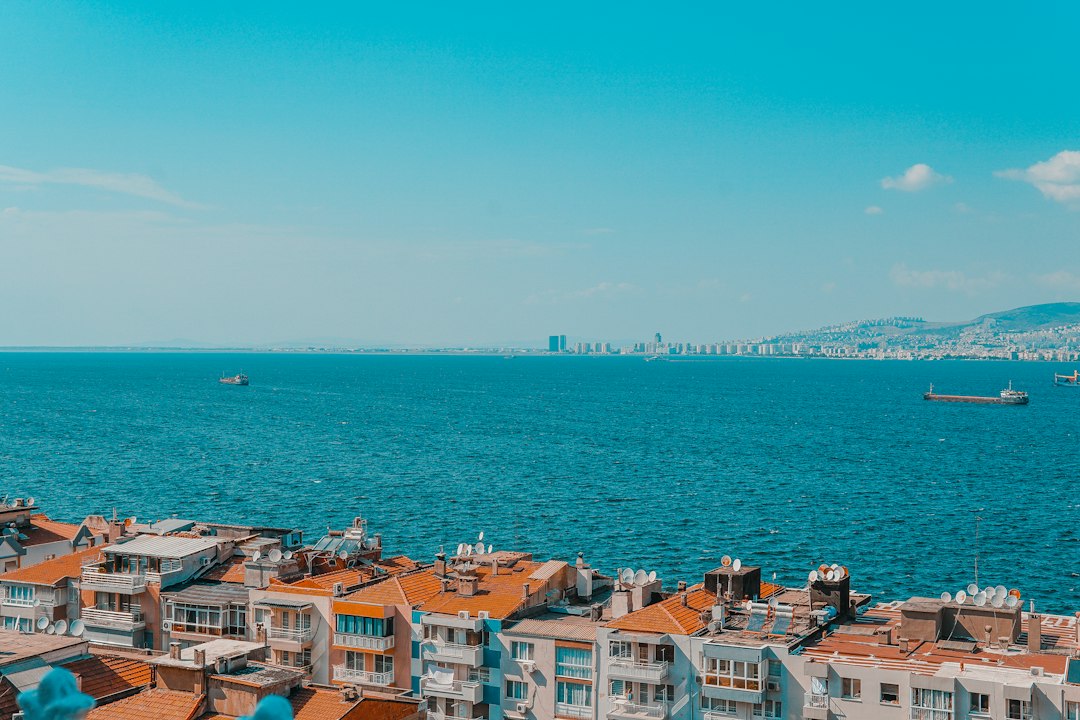 İzmir'in Ekonomik Gelişmeleri ve Yeni Başkan - Ekonomi haberi görseli
