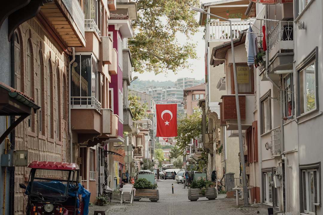 Bursa Mudanya'da İstinat Duvarı Sorunları ve Güvenlik Tehditleri - Gündem haberi görseli Bursa Mudanya'da İstinat Duvarı Sorunları ve Güvenlik Tehditleri - Gündem haberi görseli