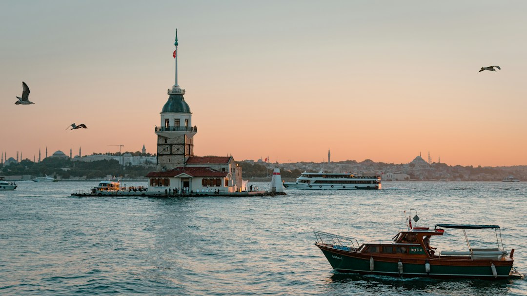 İstanbul'da Saganak Sonrası Seline Kapılan Kişi Aranıyor - Gündem haberi görseli